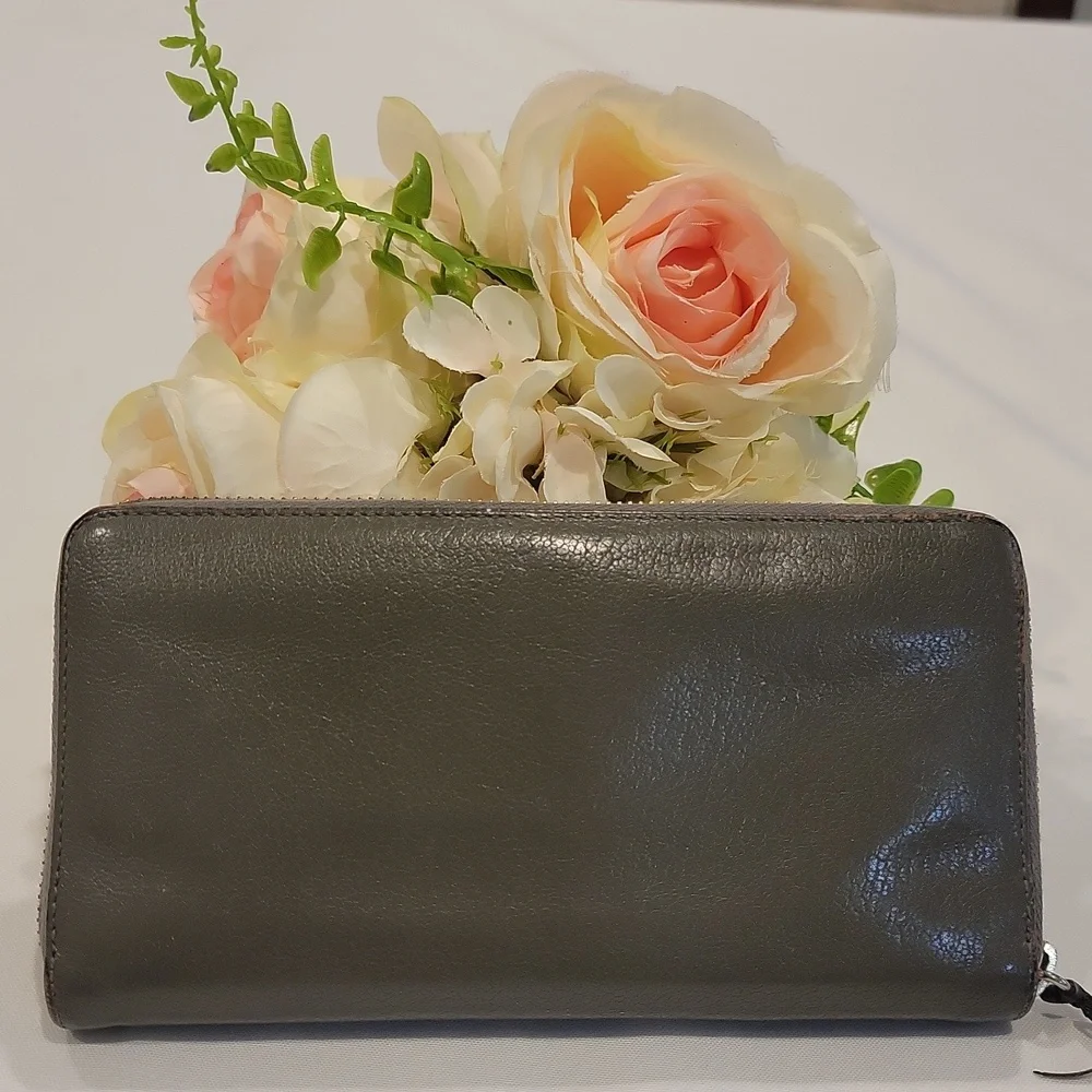 Authentic Balenciaga zippy wallet - Picture 2 of 10